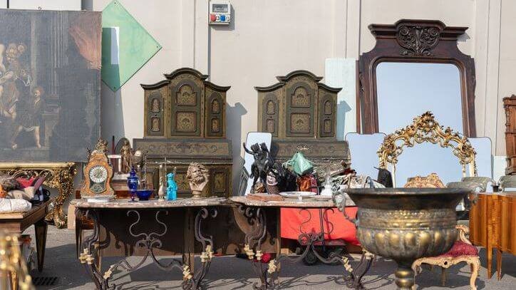 Antique buyers Folly Beach South Carolina. Updated 2025